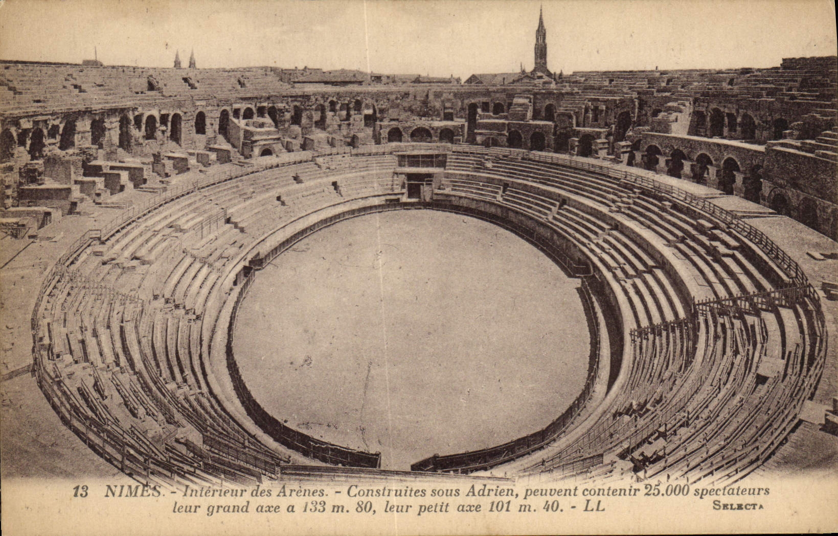CPA Nimes Interieur des Arenes Construites sous Adrien 