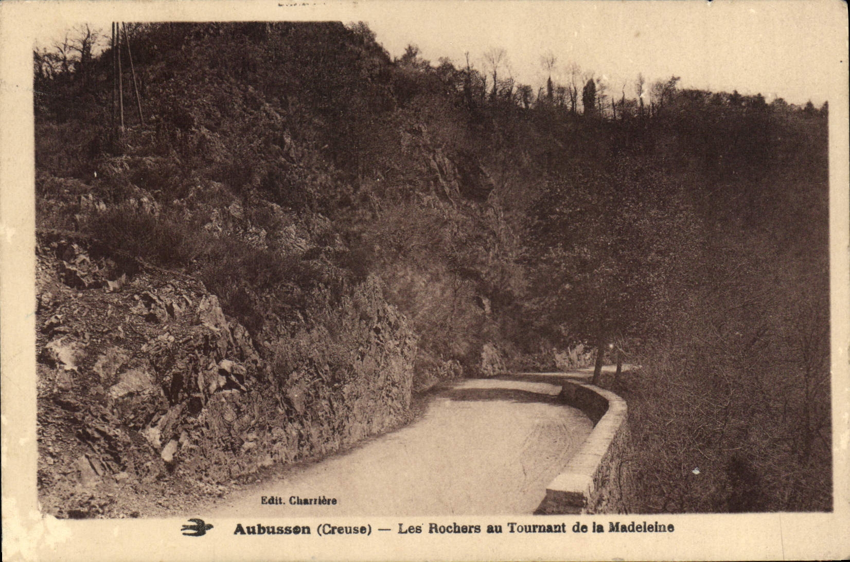 Aubussson (Creuse) — Les Rochers au Tournant de la Madeleine — Edit. Charriére
