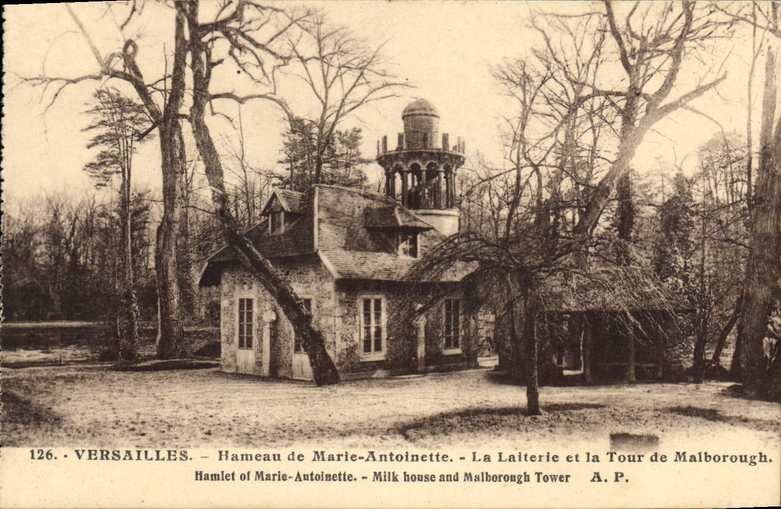 CPA Versailles Hameau de Marie Antoinette La Laiterie et la Tour de Malborough 