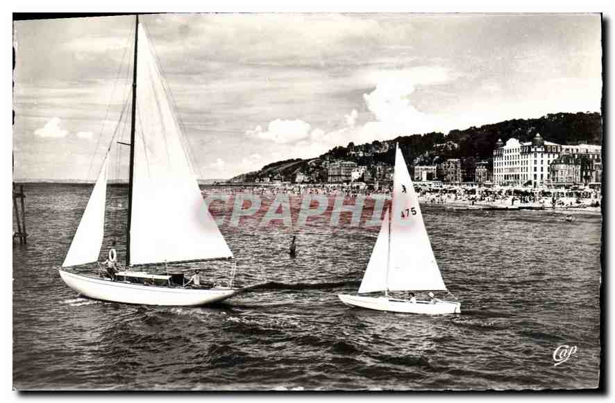 CPA Trouville La Reine des Plages Les Yachts et la Plage Bateaux