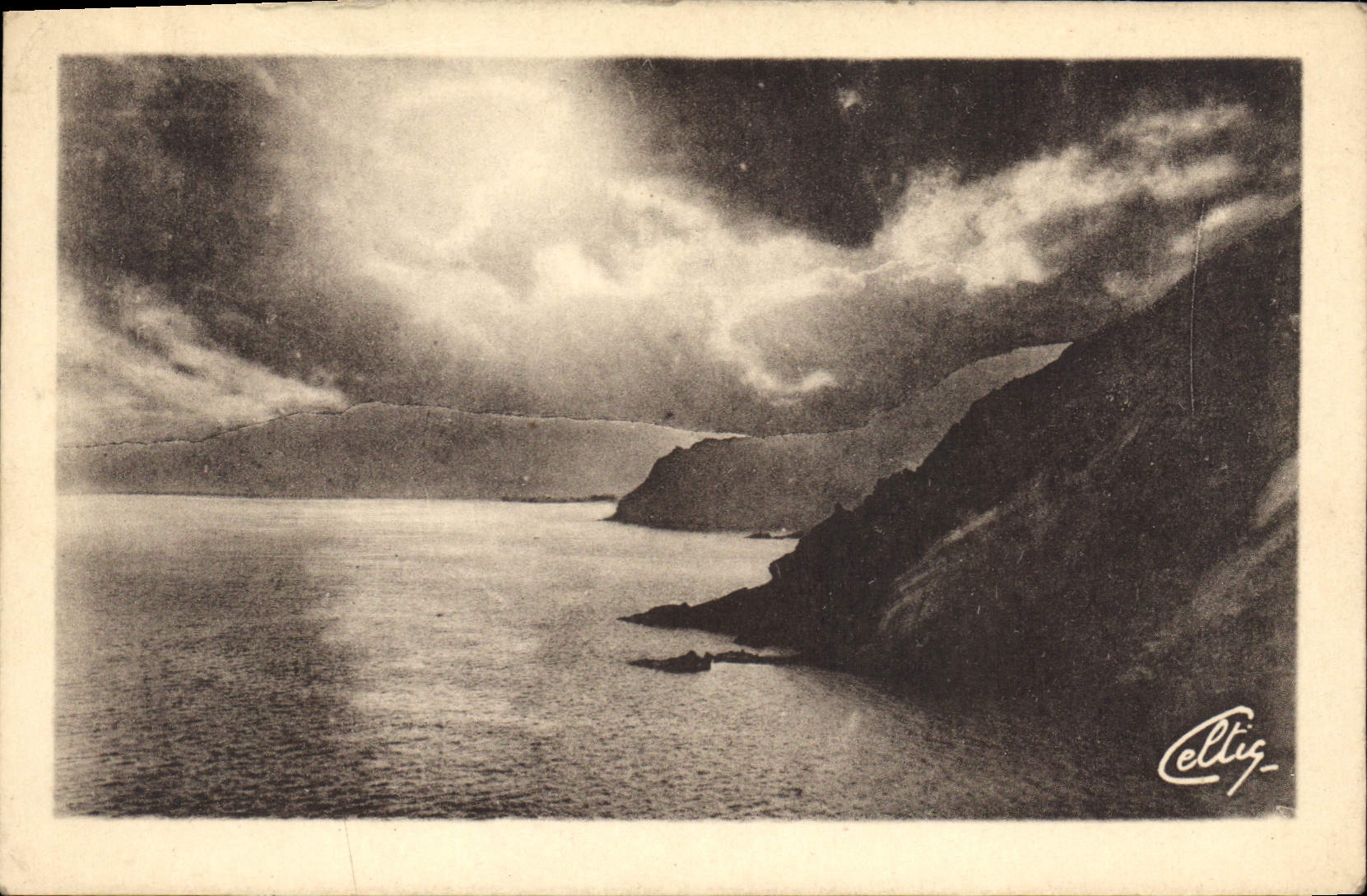 CPA Coucher de Soleil au Cap Cerbere vers l'Espagne 