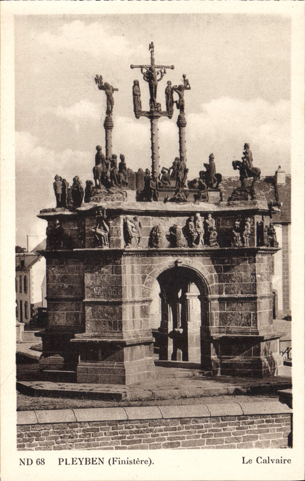 CPA Pleyben Finistere Le Calvaire 