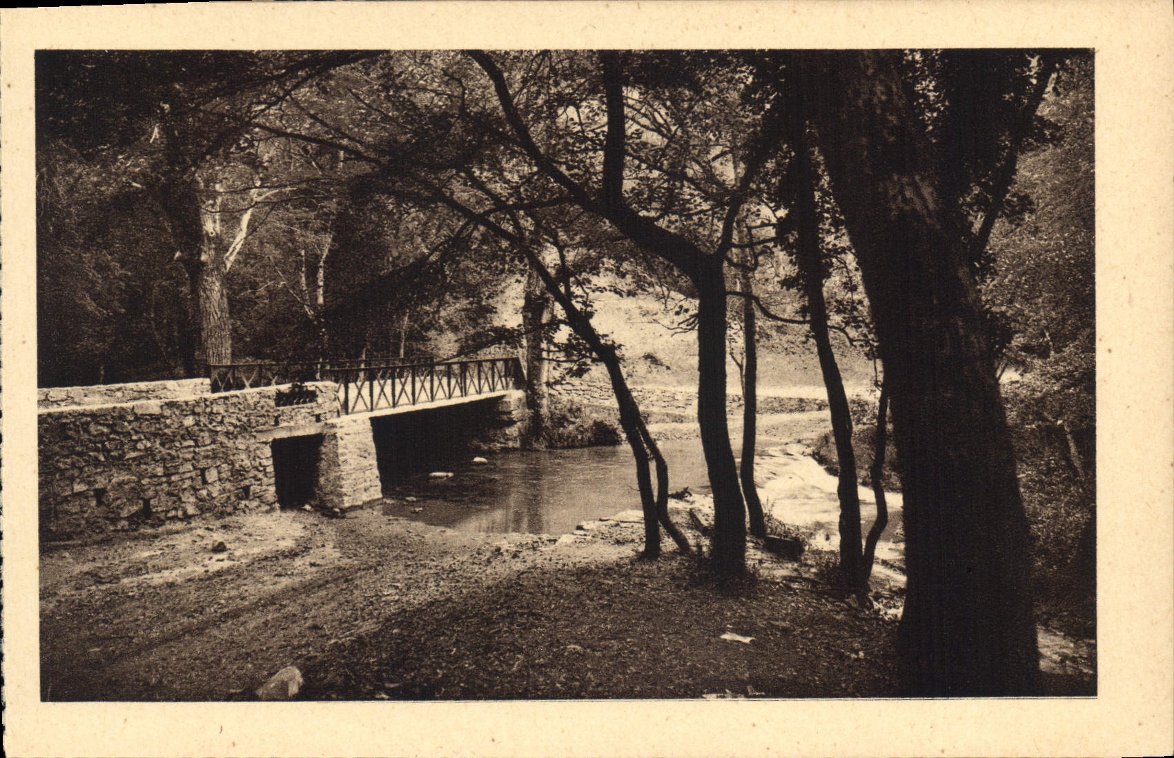 CPA Chartreuse de Montrieux Pont et Gue du Capeau 