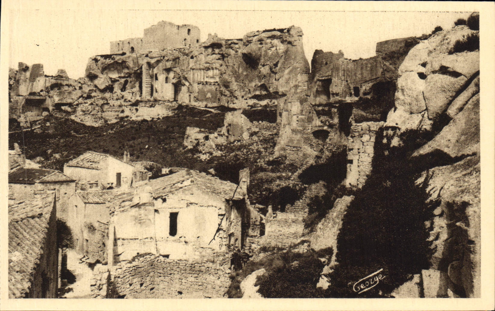 Les Baux - Ruines imposantes du Château féodal (Xe s.) — Édit. J. George, Arles, n° 421