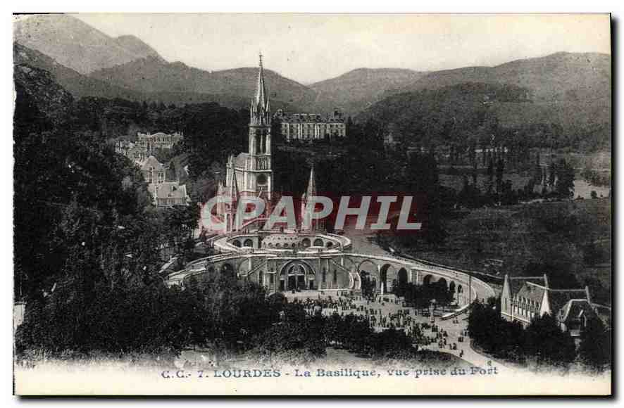 CPA Lourdes la Basilique vue prise du Port 