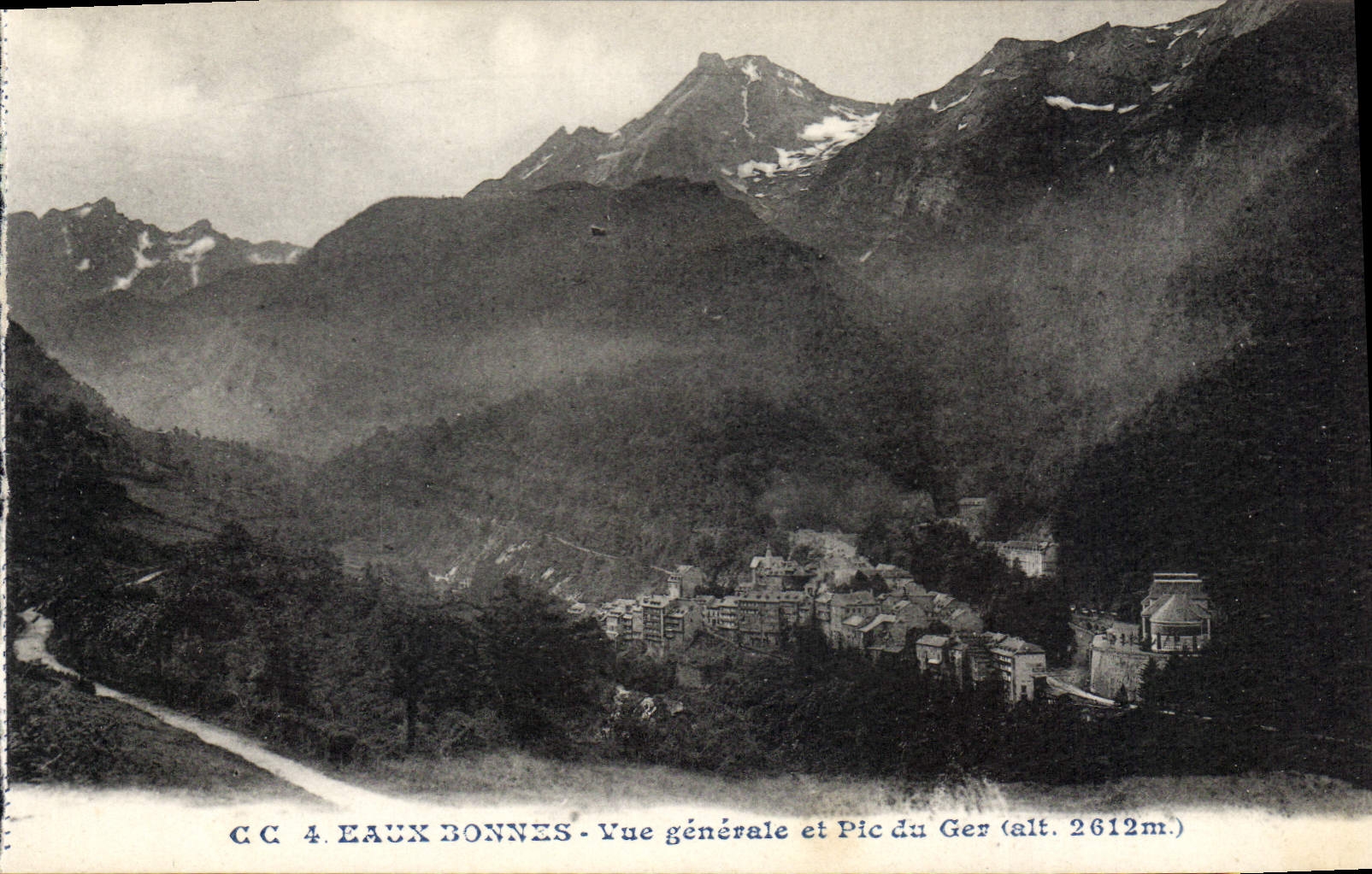 CPA Eaux Chaudes vue generale et Pic du Ger 