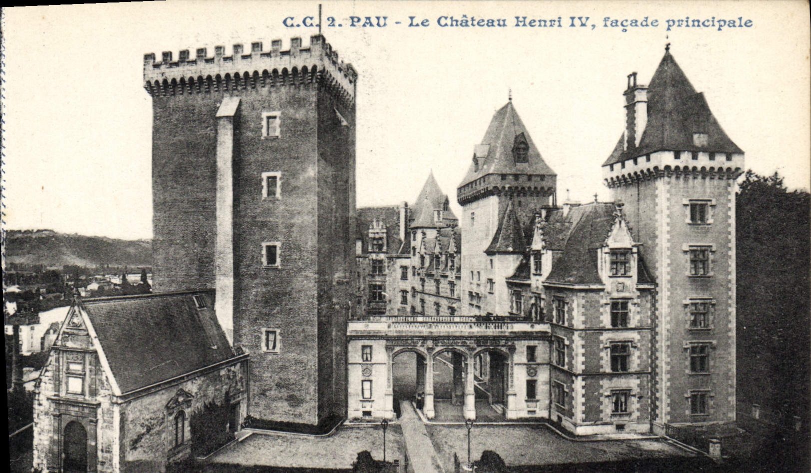 CPA Pau le chateau Henri IV Facade Principale 