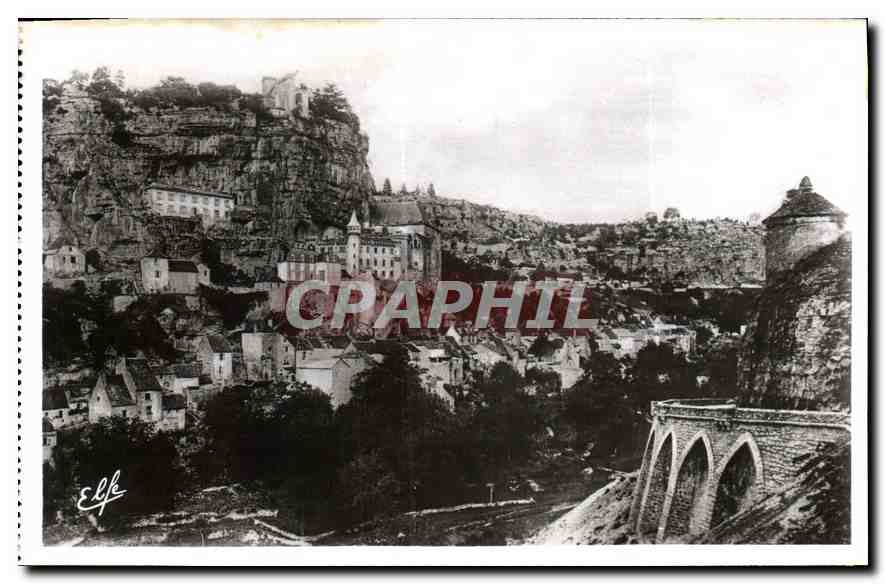 CPA Pyrlnees Ocean Rocamadour la Ville vue de la Route de Cahors et le Plageonnier 