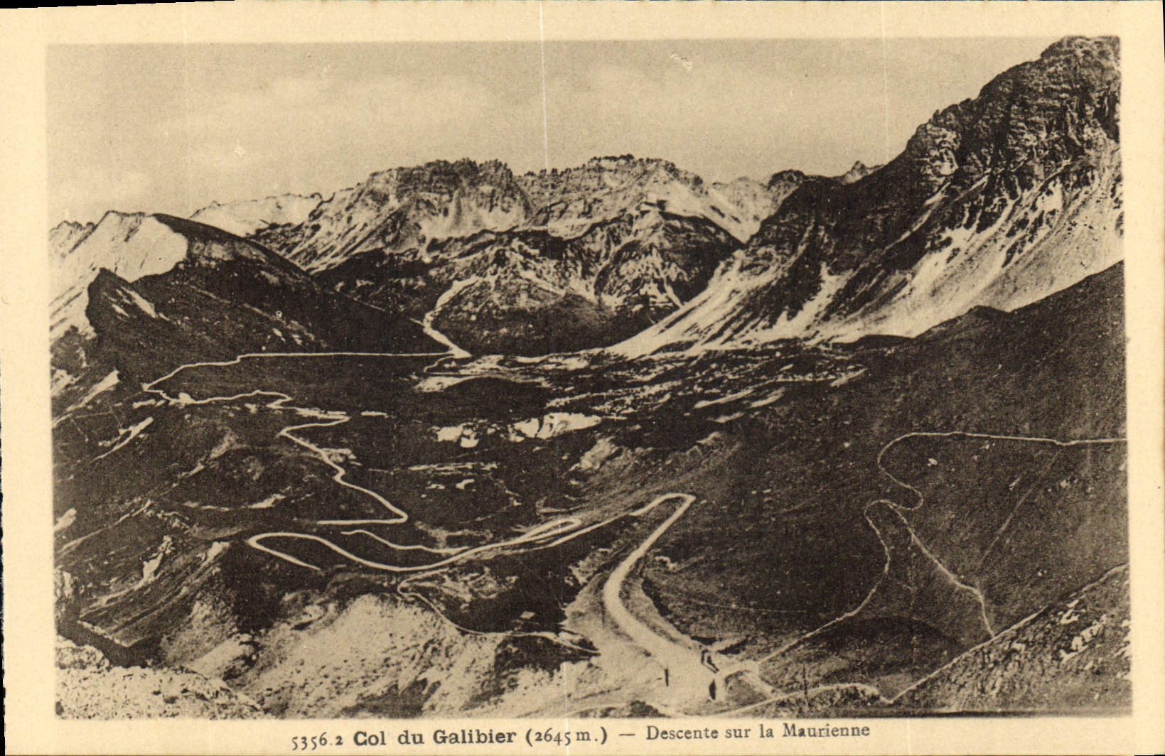 Col du Galibier (2645 m.) — Descente sur la Maurienne — Restaurant du Galibier, Grenoble