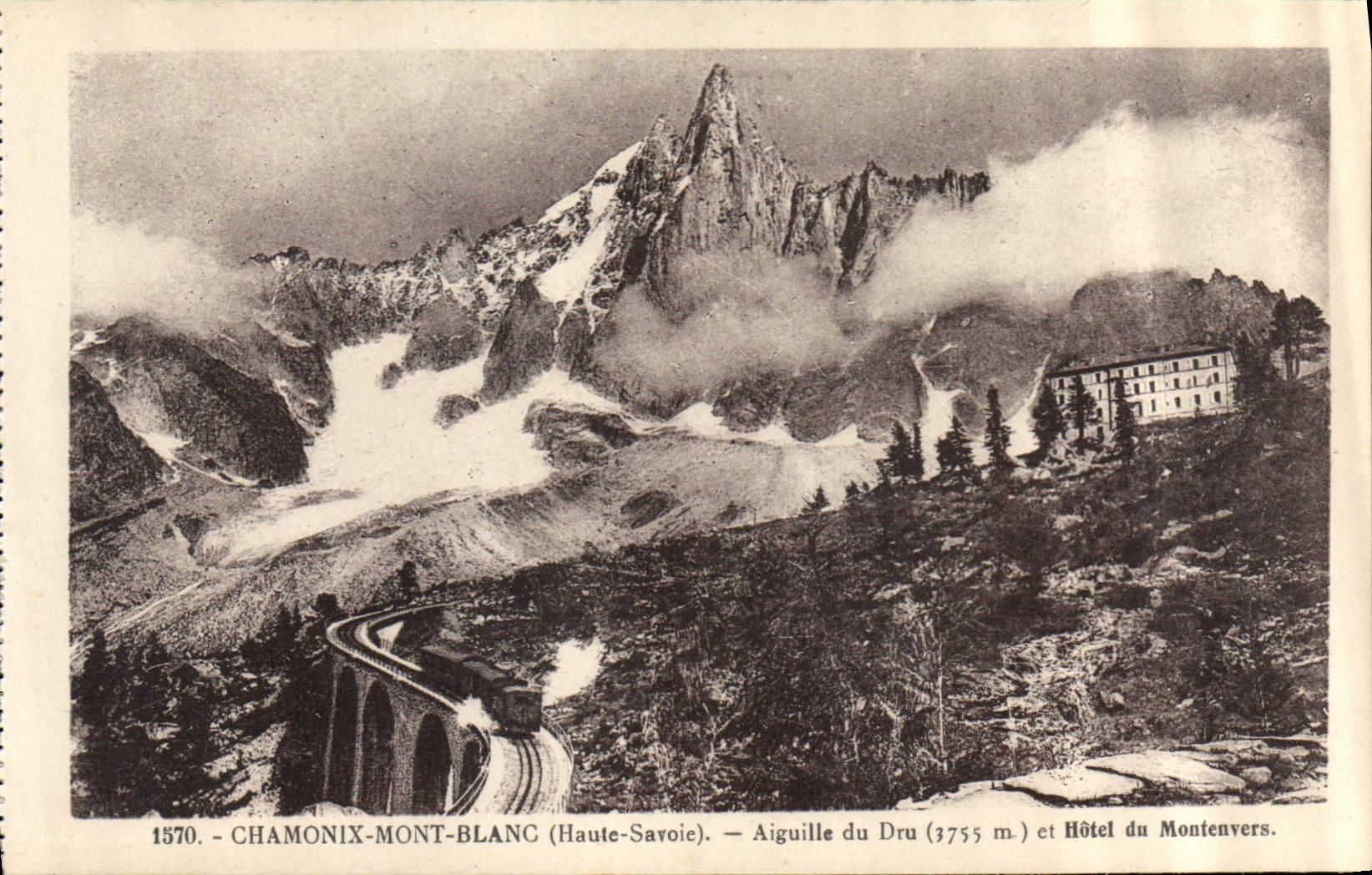 Chamonix-Mont-Blanc (Haute-Savoie) — Aiguille du Dru (3755 m) et Hôtel du Montenvers — éditeur L. Faurez, n° 1570