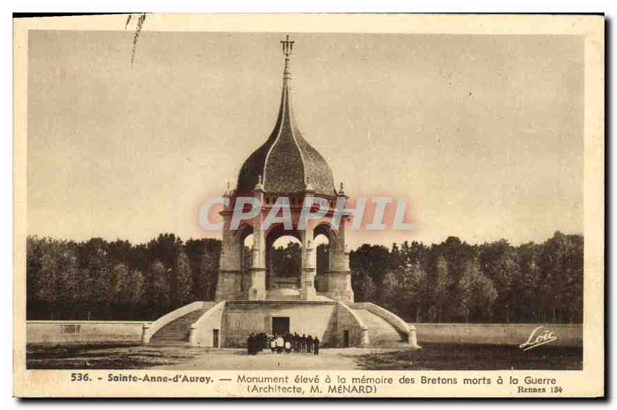 CPA Sainte Anne d'Auray Monument eleve a la memoire des Bretons morts a la Guerre 
