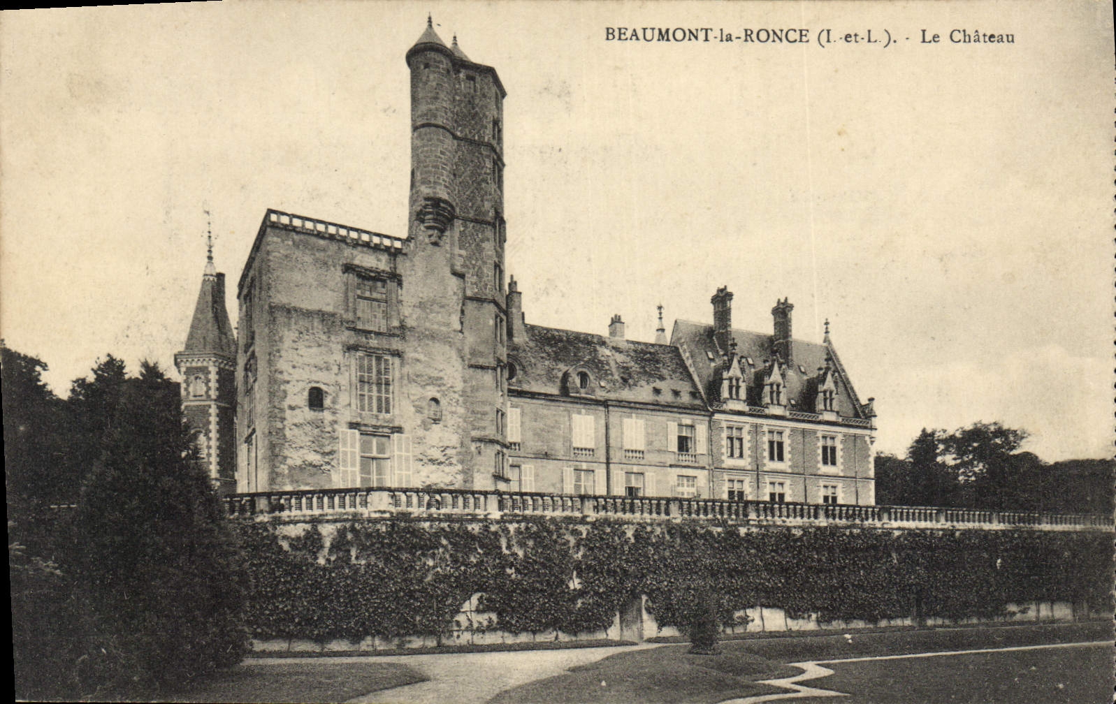 CPA Beaumont la Ronce I et L La Chateau 