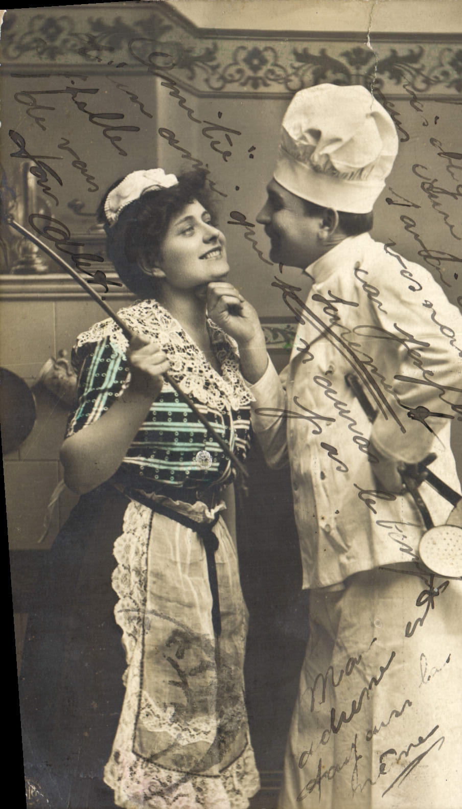 CPA Femme Patissier