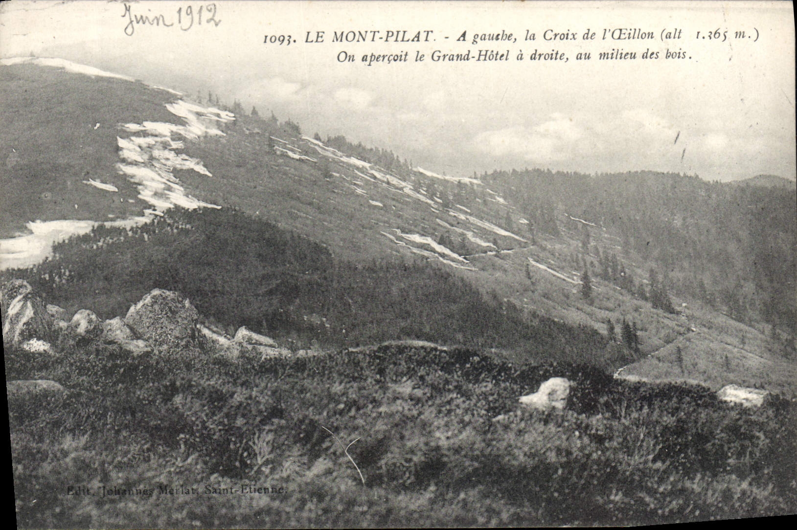 CPA Le Mont Pilat A gaube la Croix de l'Eillon On apercoit le Grand Hotel a droite au milieu des boi