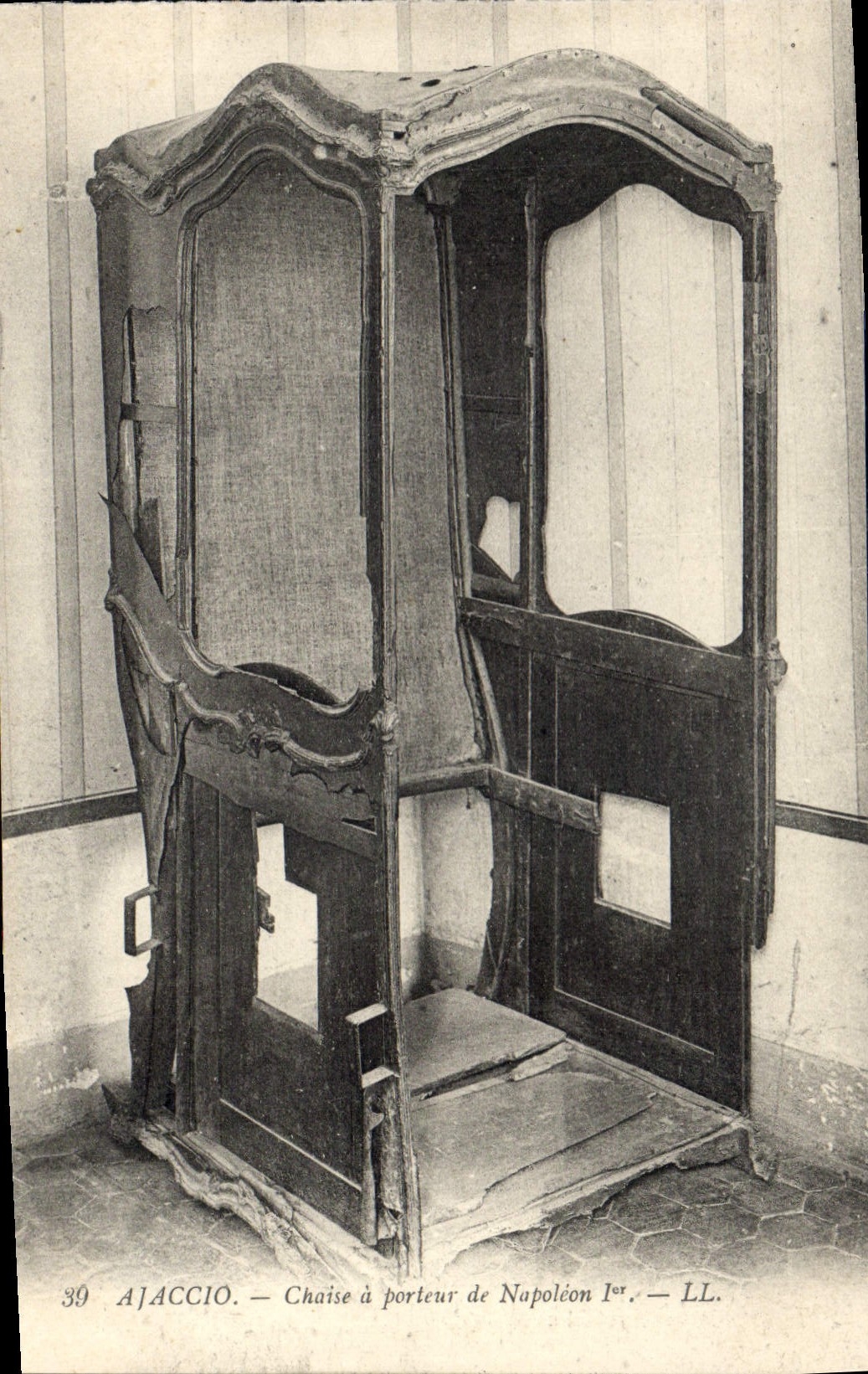 Ajaccio — Chaise à porteur de Napoléon Ier — LL. n°39