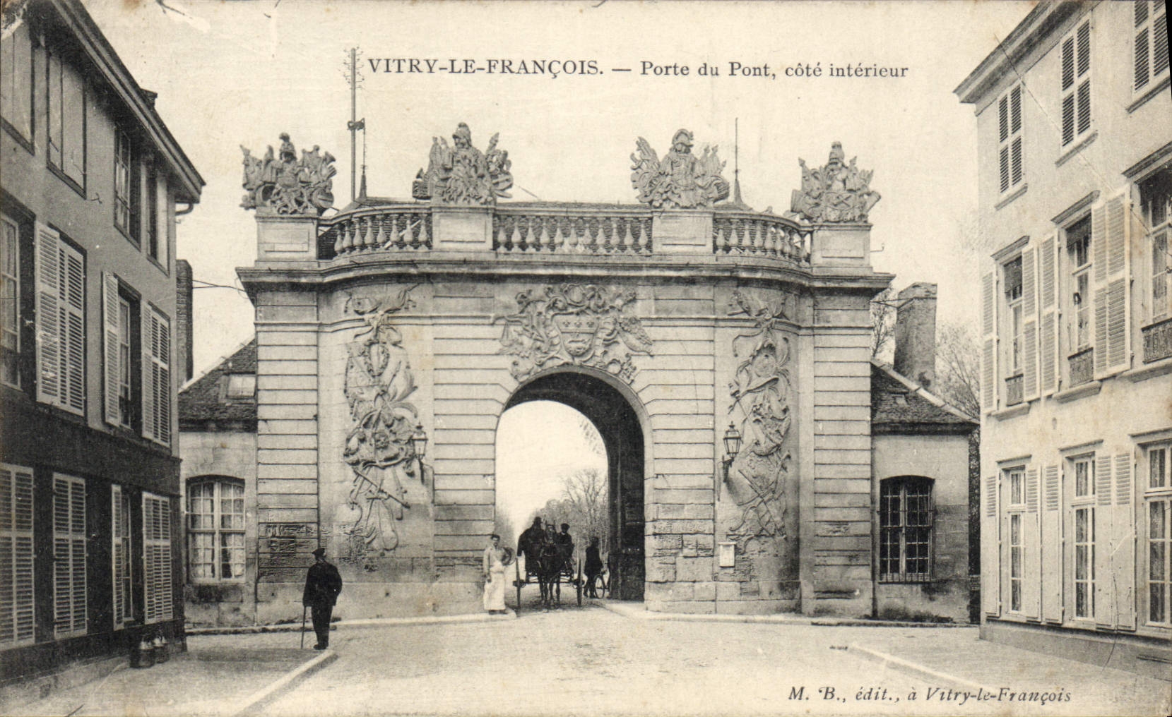 CPA Virty Le Francois Porte du Pont cote interieur 