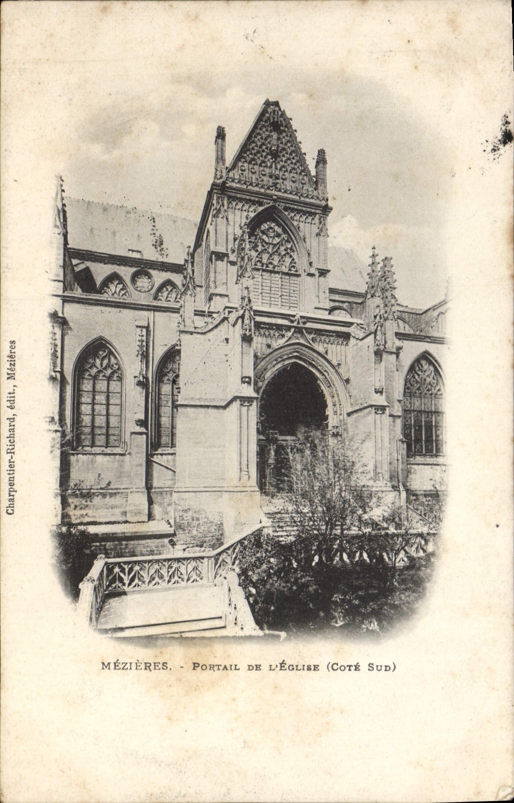 CPA Mezieres Portail de l'Eglise Cote Sud 