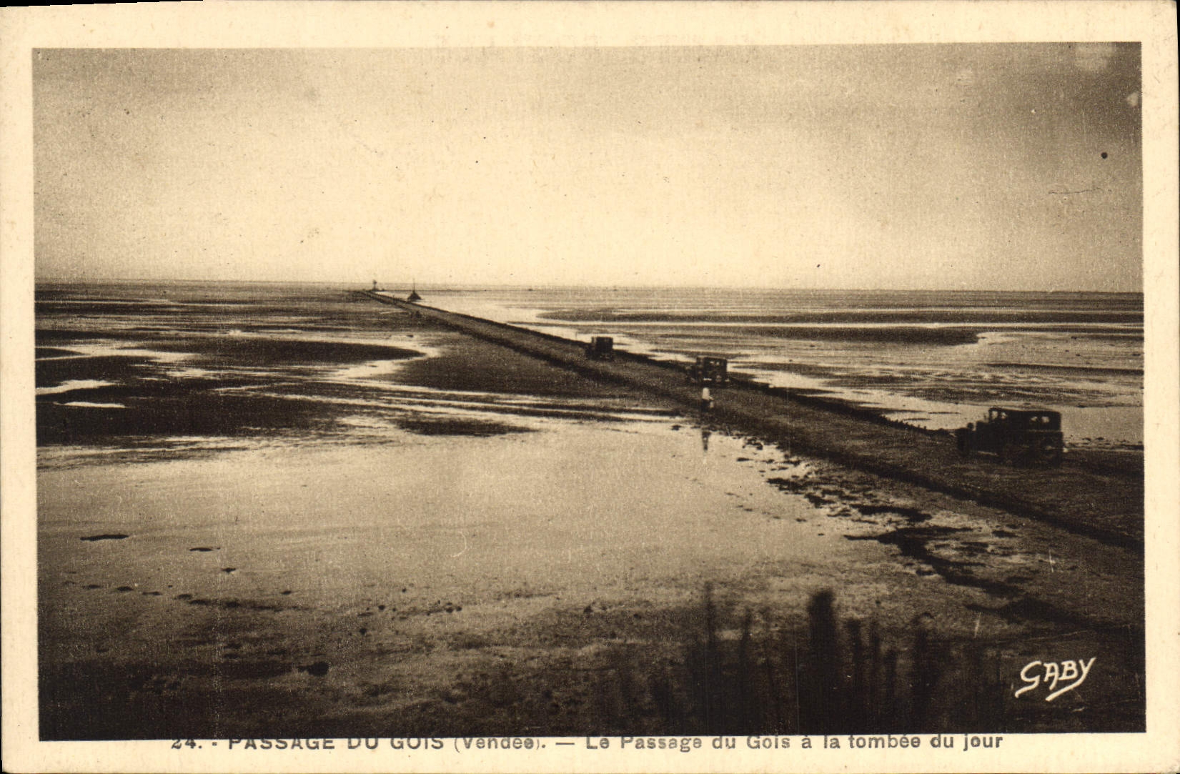 Passage du Gois (Vendée) — Le Passage du Gois à la tombée du jour — G. Artaud, édit. de la Close - Nantes
