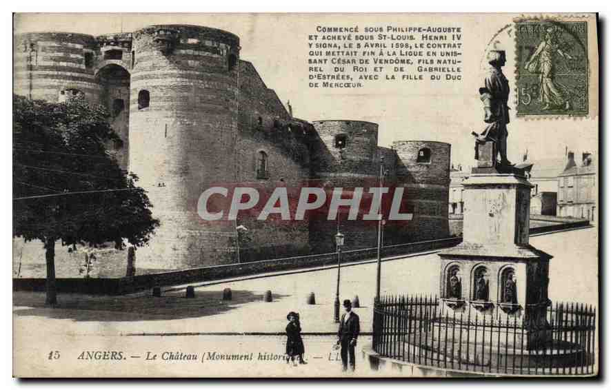 CPA Angers Le Chateau Monument historique 