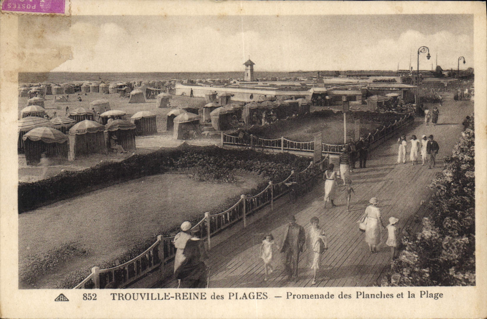 CPA Trouville Reine des Plages Promenade des Planches et la Plage 