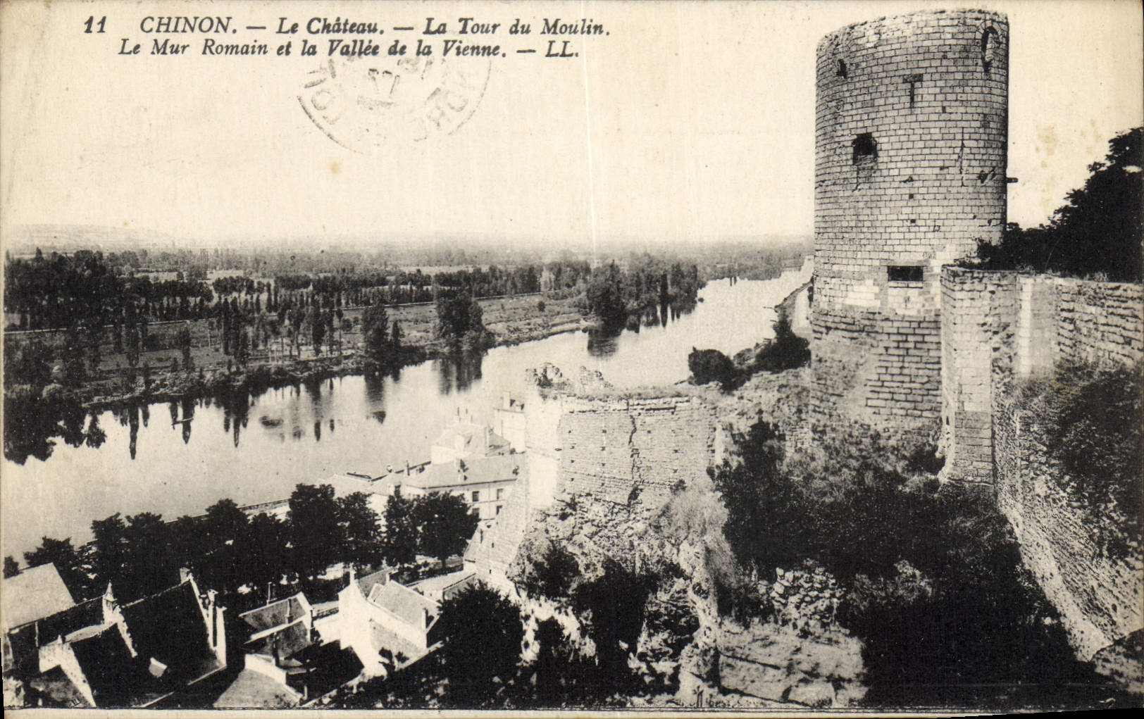 CPA Chinon Le Chateau La Tour du Moulin 