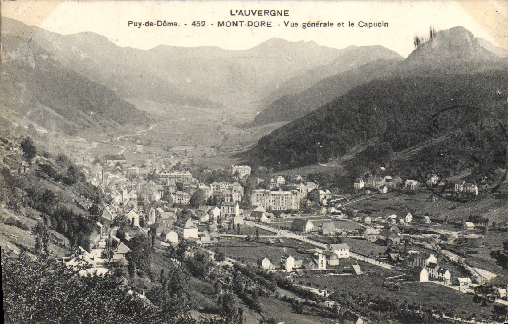 CPA Puy de Dome Mont Dore Vue generale et le Capucin 