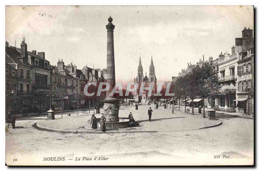 CPA Moulins La Place d'Allier 