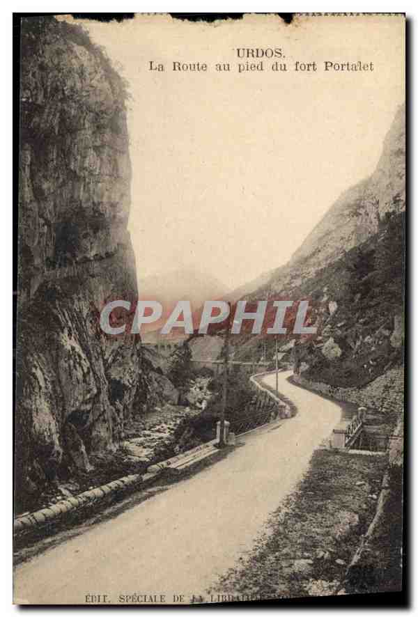 CPA Urdos La Route au pied du fort Portalet 