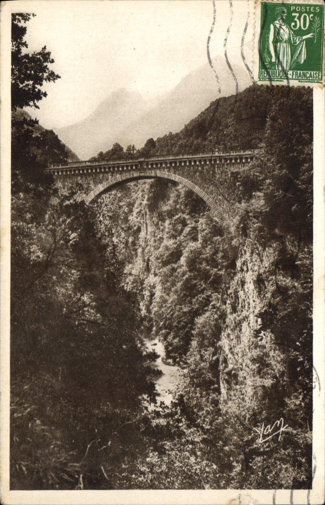 Saint-Sauveur-les-Bains — Le Pont Napoléon — hauteur 65 m. au-dessus du Gave — Édition photo Quaintet, Lourdes
