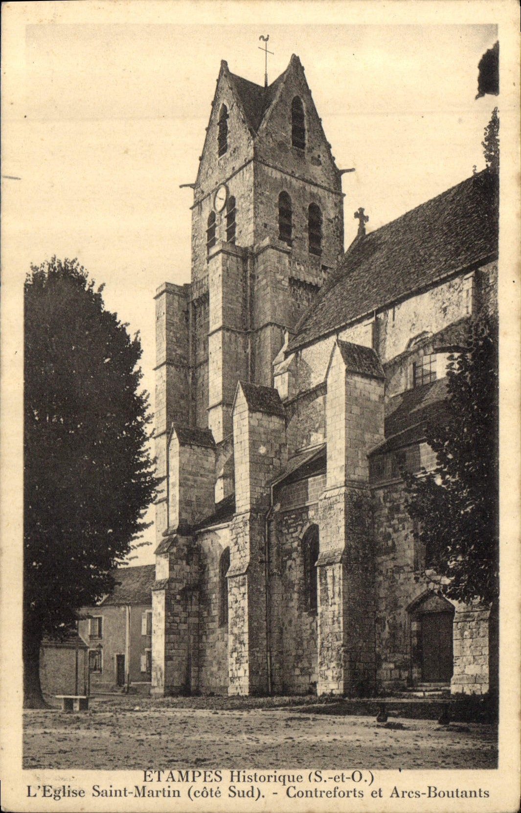 CPA Etampes Historique S et O L'Eglise Saint Martin cote Sud Contreforts et Ares Boutants 