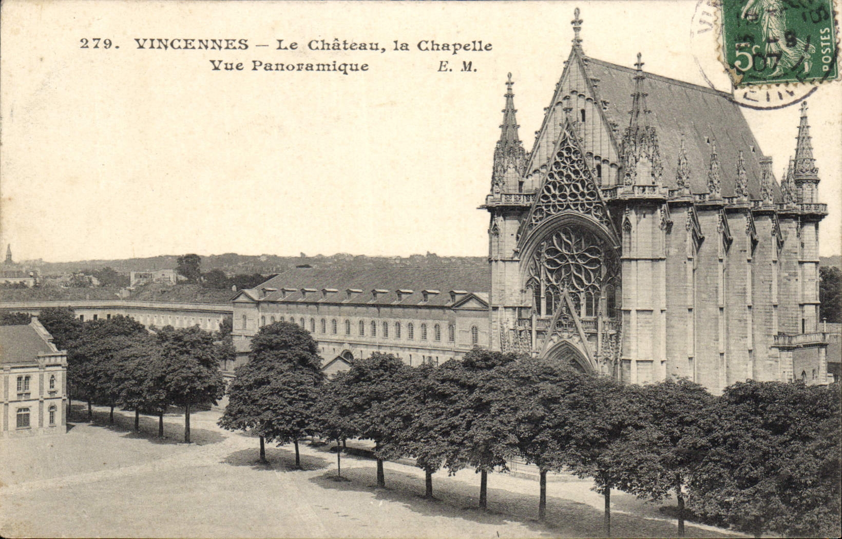 CPA Vincennes Le Chateau la Chapelle Vue Panoramique 