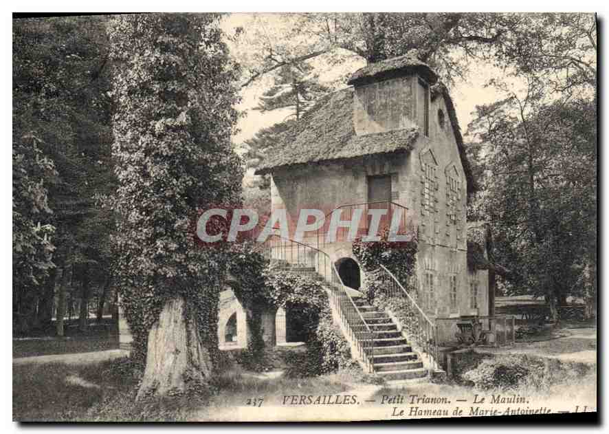 CPA Versailles Petit Trianon Le Moulin Le Hameau de Marie Antoinette 