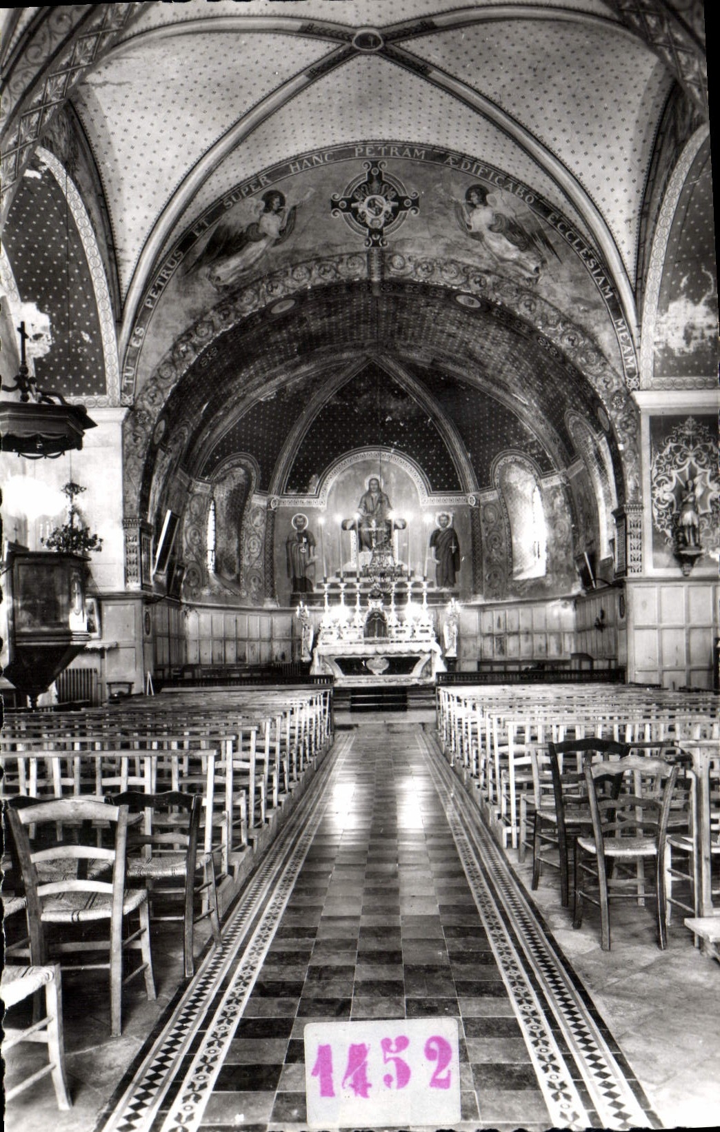 Intérieur de l'église Saint-Pierre — Lasalle (Gard) — Éditions Magenta (Lyon)