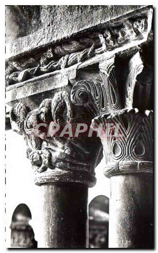 CPA Elne Pyrenees Orientales Detail des Colonnes La Creation de la Femme 