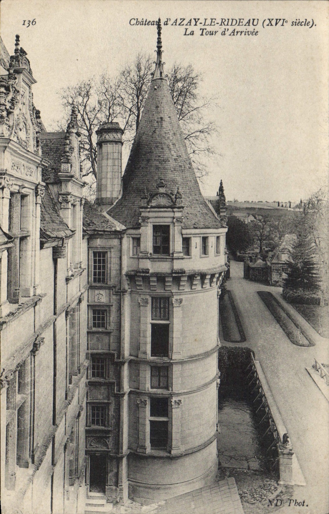 CPA Chateau d'Azay le Rideau La Tour d'Arrivee 
