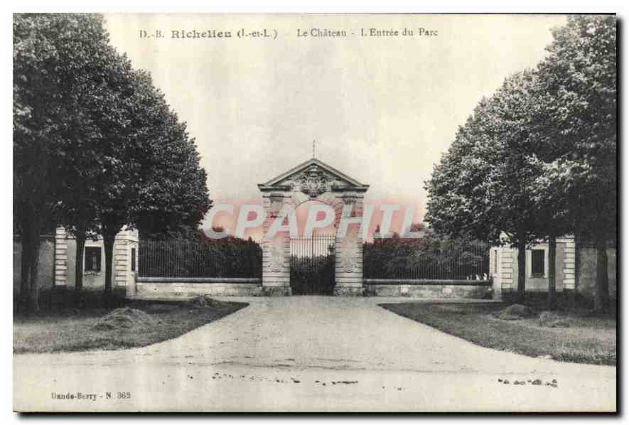 CPA Richelieu L et L Le Chateau L Entree du Parc 