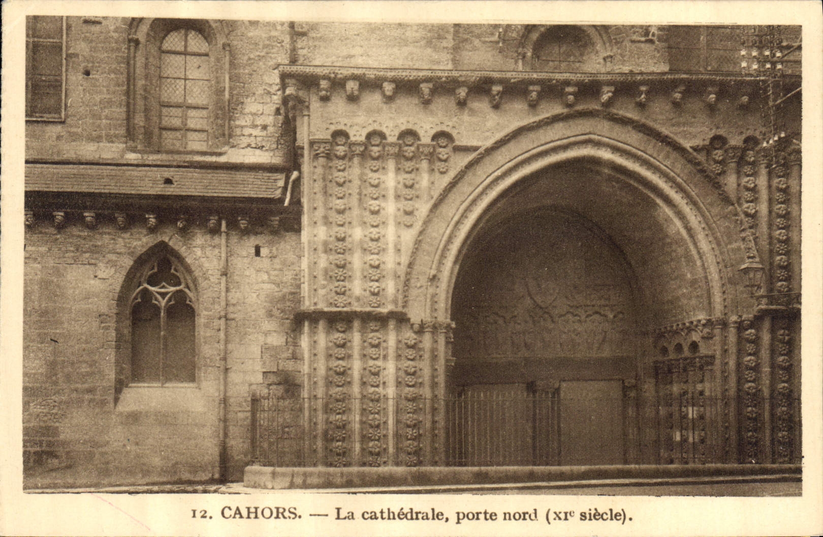 CPA Cahors La Cathedrale porte nord 