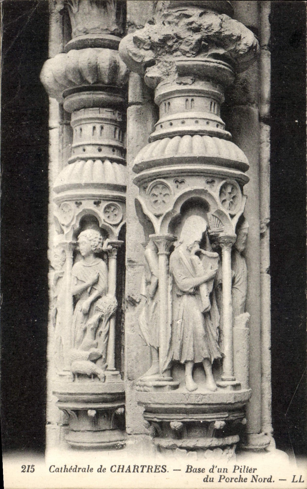 Cathédrale de CHARTRES — Base d'un Pilier Nord du Porche — LL