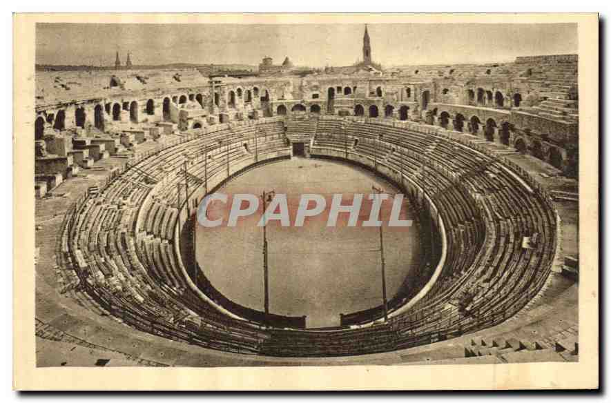 CPA Nimes Interieur des Arenes romaines 