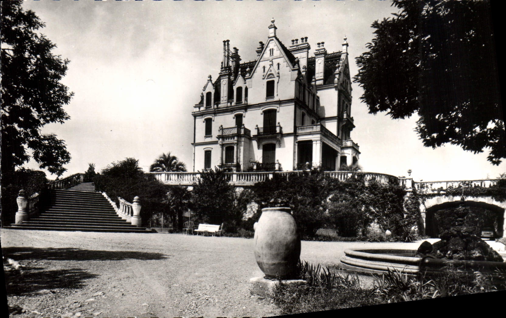 CPA Le Chateau de Valmy expedie directement ses vins doux genereux 