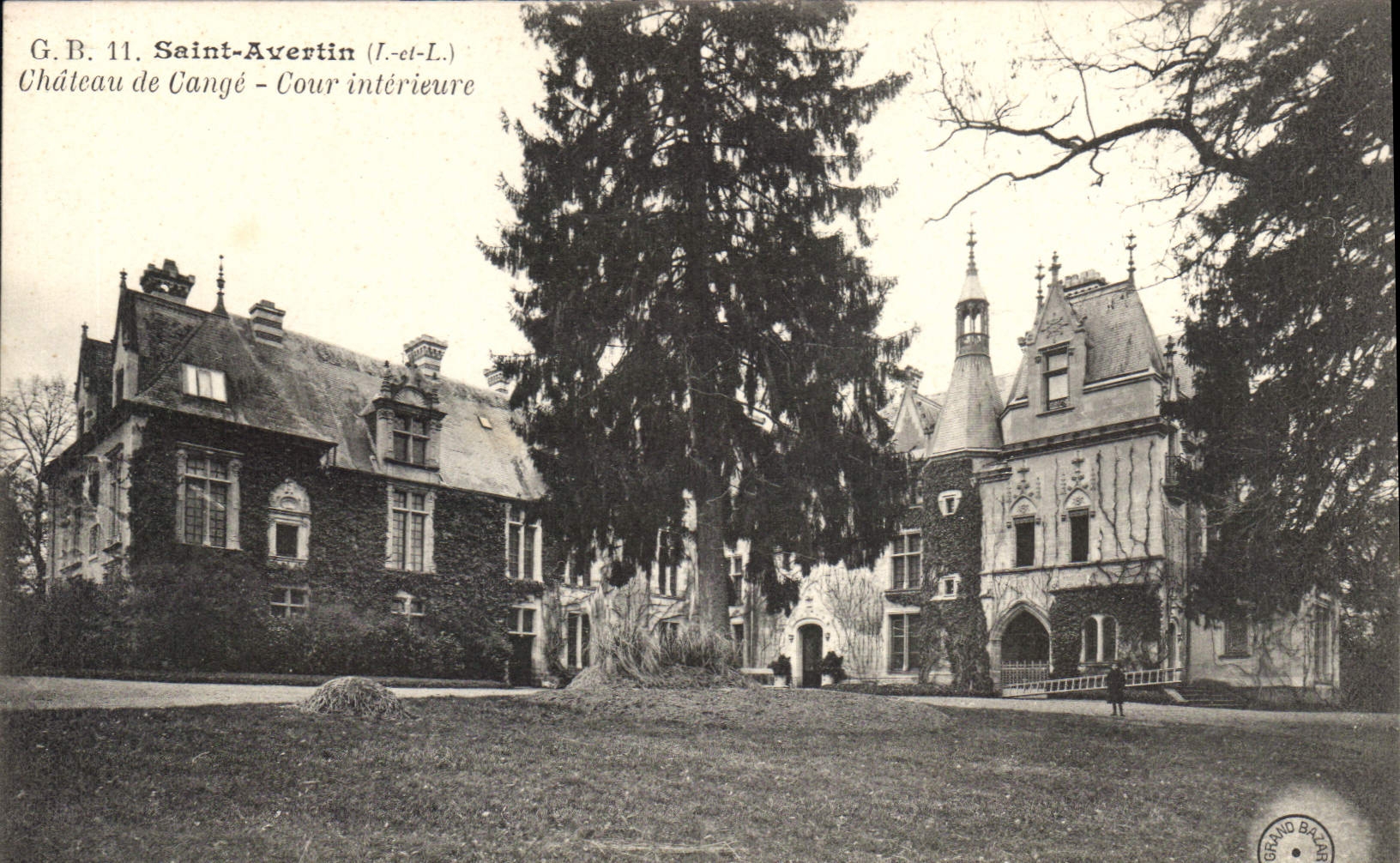 CPA Saint Avertin Chateau de Cange Cour interieure 