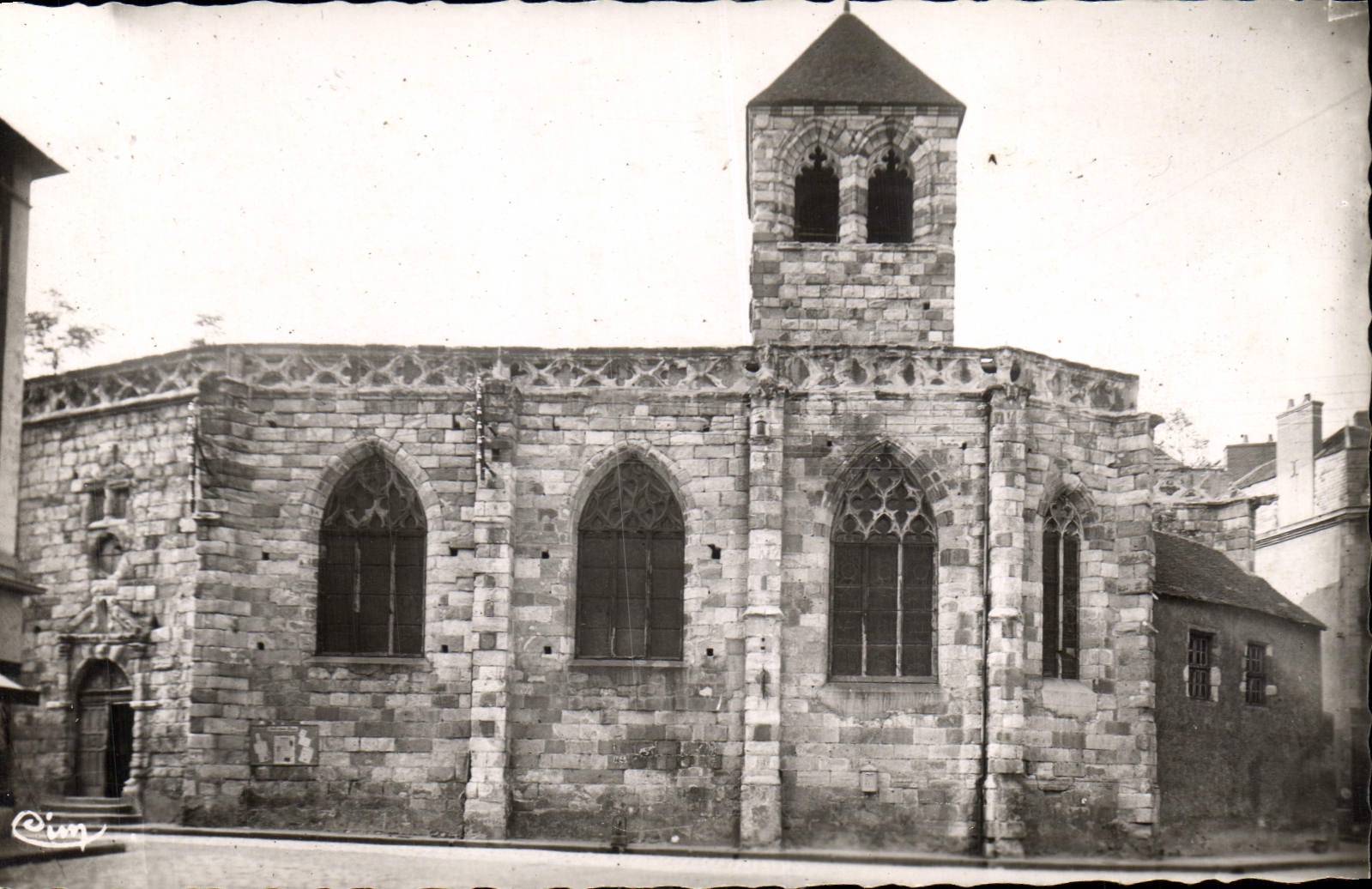 Montluçon (Allier) — L'Église Notre-Dame — datant de la période romaine, reconstruite au XVᵉ siècle