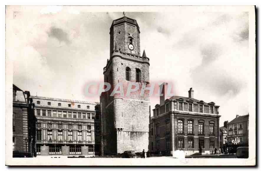 CPA Boulogne sur Mer Le Beffroi et l'Hotel de Ville