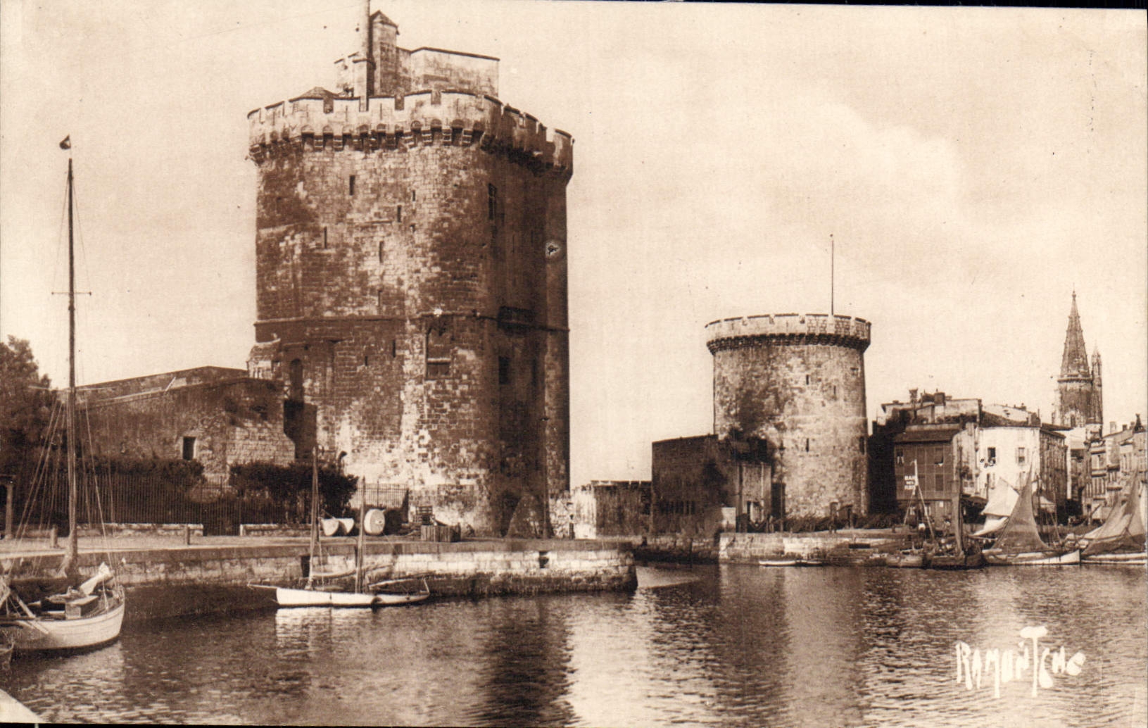 CPA Vieilles pierres et vieux chateaux d'Aunis et Saintonge 