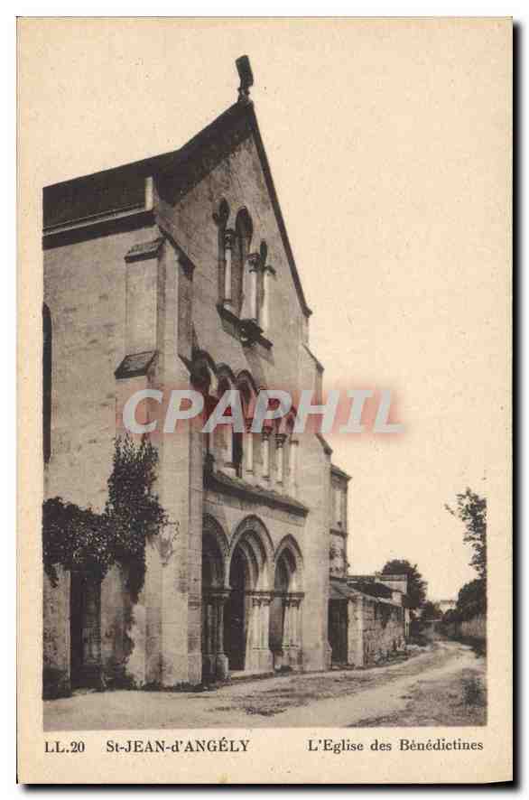 CPA St Jean d'Angely L'Eglise des Benedictines 