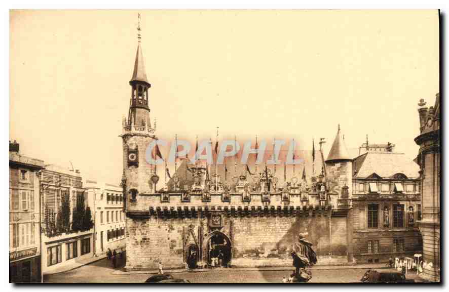 Hôtel de Ville de La Rochelle — décorée des fanions des échevins — Éditions Artistiques Raymond Bergevin