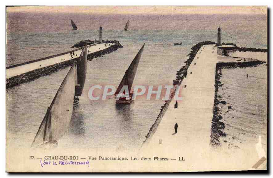 CPA Grau du Roi Vue Panoramique Les deux Phares Bateaux