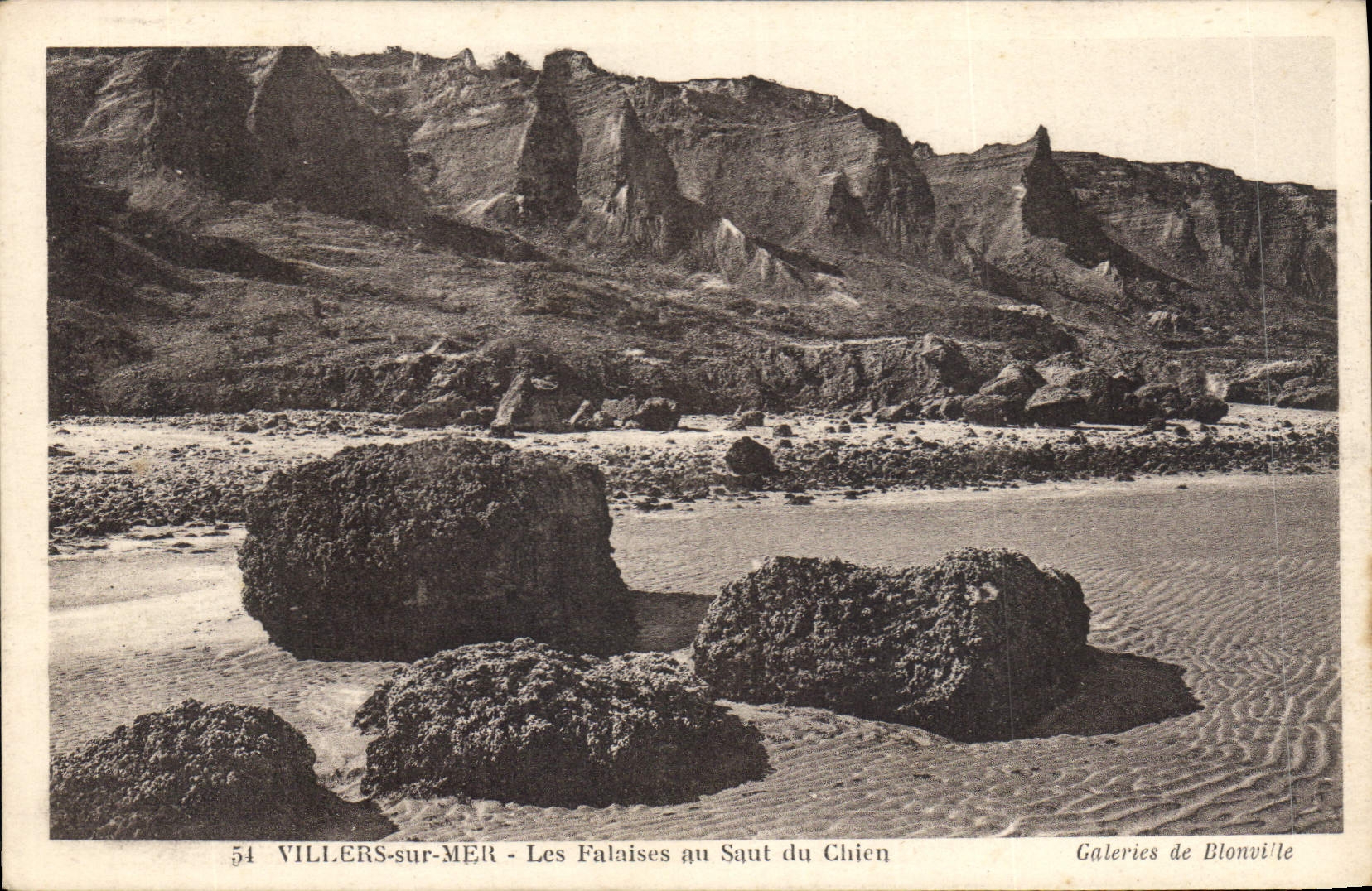 Villers-sur-Mer — Les Falaises au Saut du Chien — Galeries de Blonville