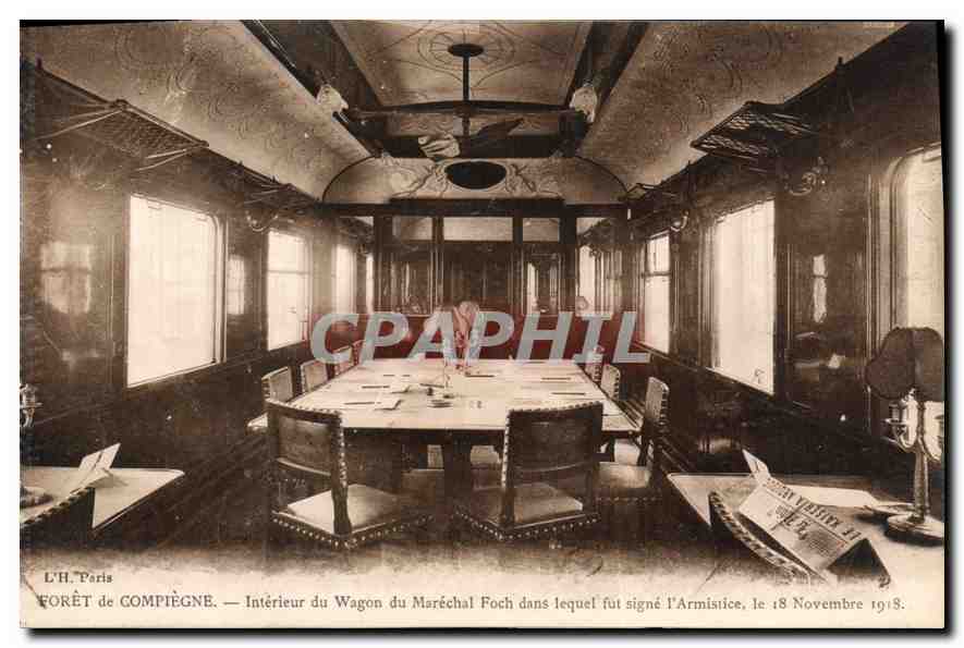 CPA Foret de Compiegne interieur du Wagon du Marechal Foch dans lequel fut signe l'Armistice le 18 N