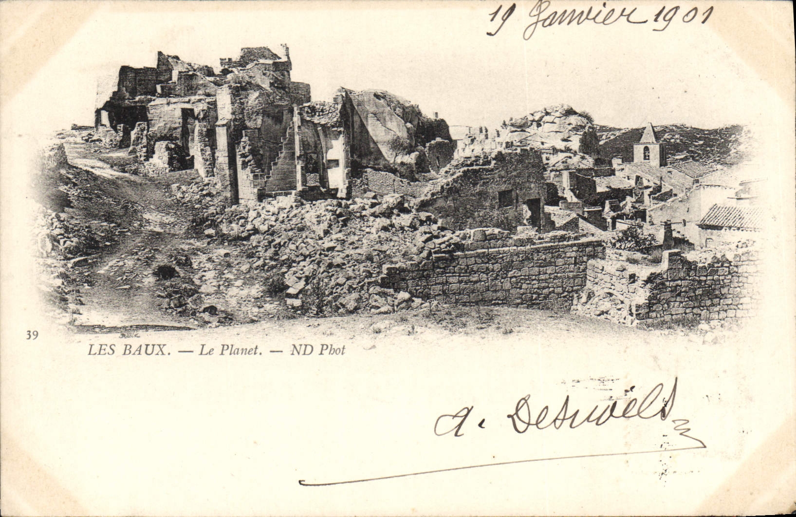 Les Baux — Ruines et village — Le Planet — ND Phot